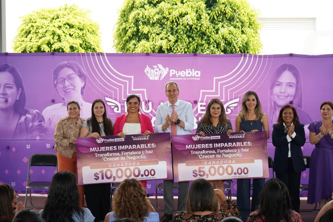 Puebla impulsa a 31 emprendedoras con apoyos para fortalecer sus negocios