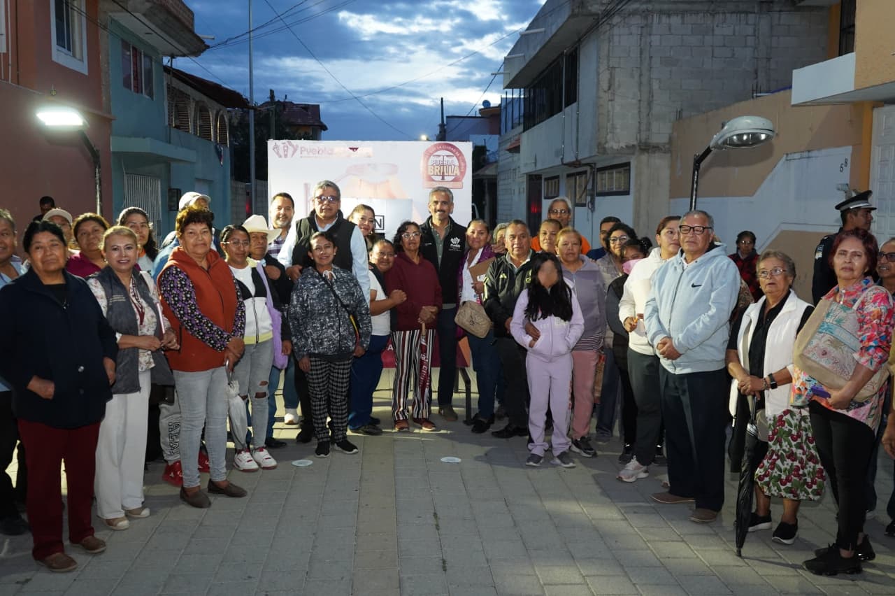 Pepe Chedraui entrega apoyos económicos a mujeres emprendedoras en Puebla